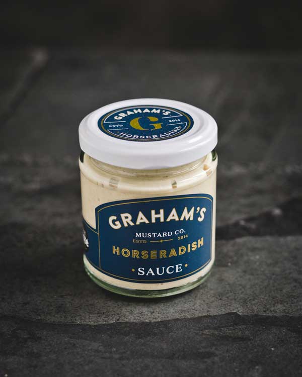 Staklenka Graham’s Horseradish Sauce na tamnoj podlozi