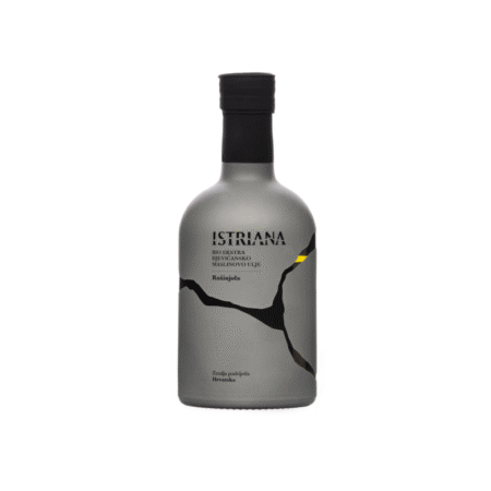 Boca Istriana Rošinjola ekstra djevičanskog maslinovog ulja od 250 ml u sivoj mat ambalaži s minimalističkom etiketom.